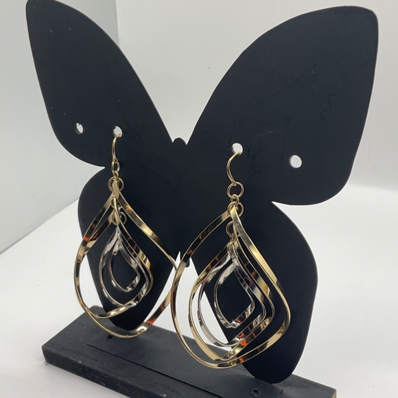 NWOT Triple Layered Earrings - Picture 2 of 3